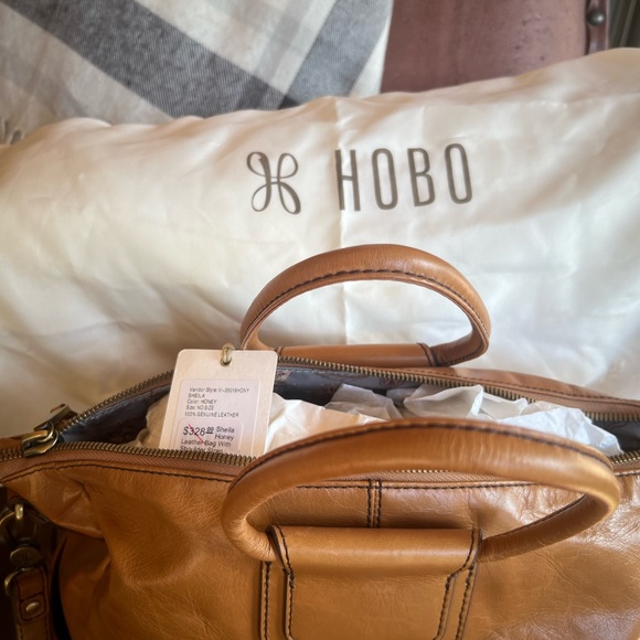 NEW HOBO brand Sheila tote in honey - Picture 7 of 7
